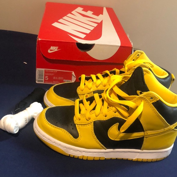 dunk hi sp varsity maize